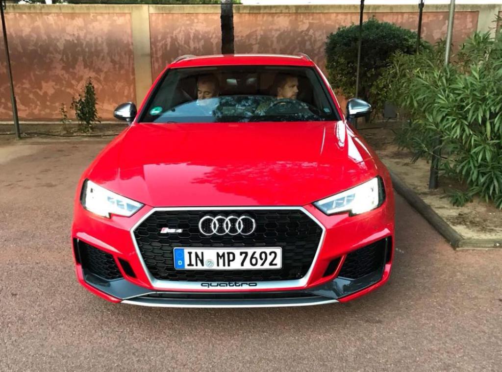 334432AUDIRS4B90122.jpg