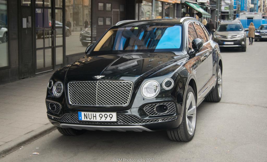 335686BENTAYGA0510.jpg