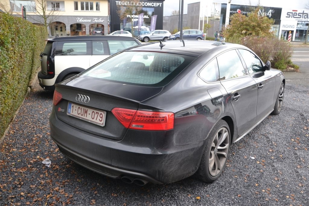 335988157S5SPORTBACK.jpg