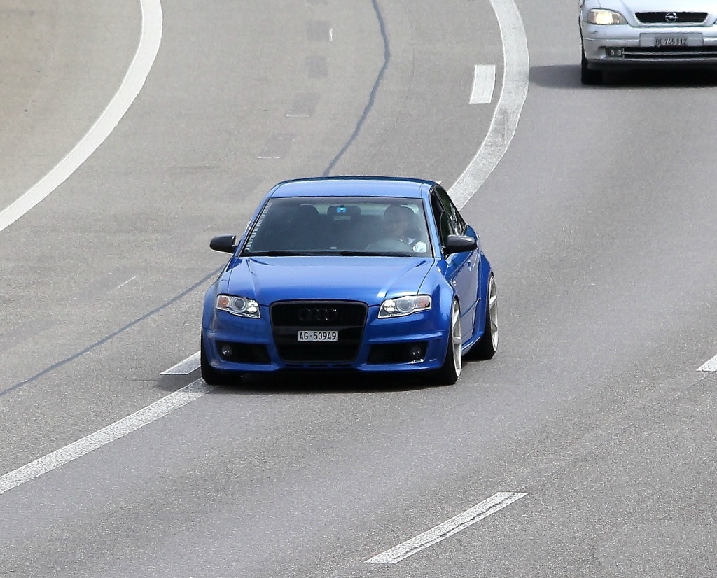 337330AUDIRS41253.jpg