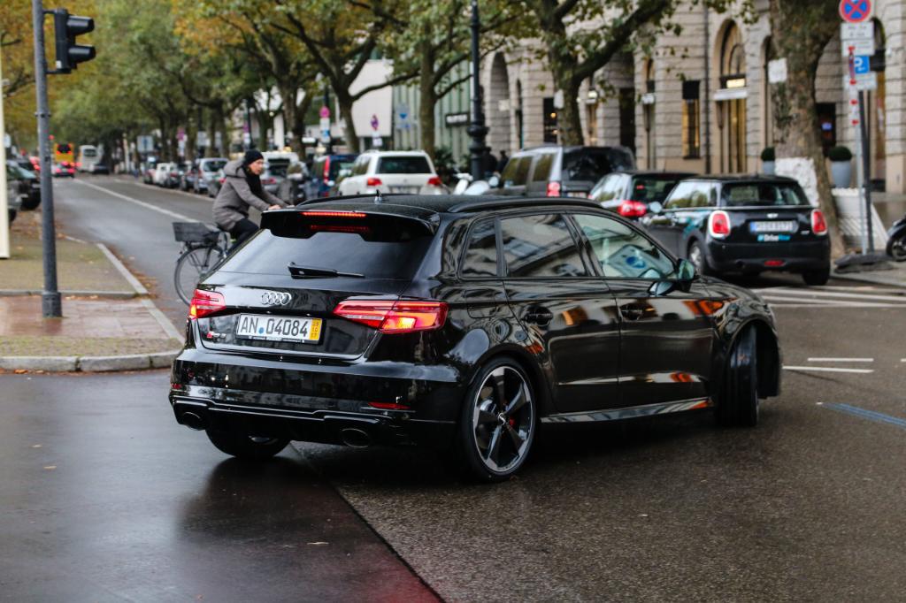 337493RS38V3159.jpg