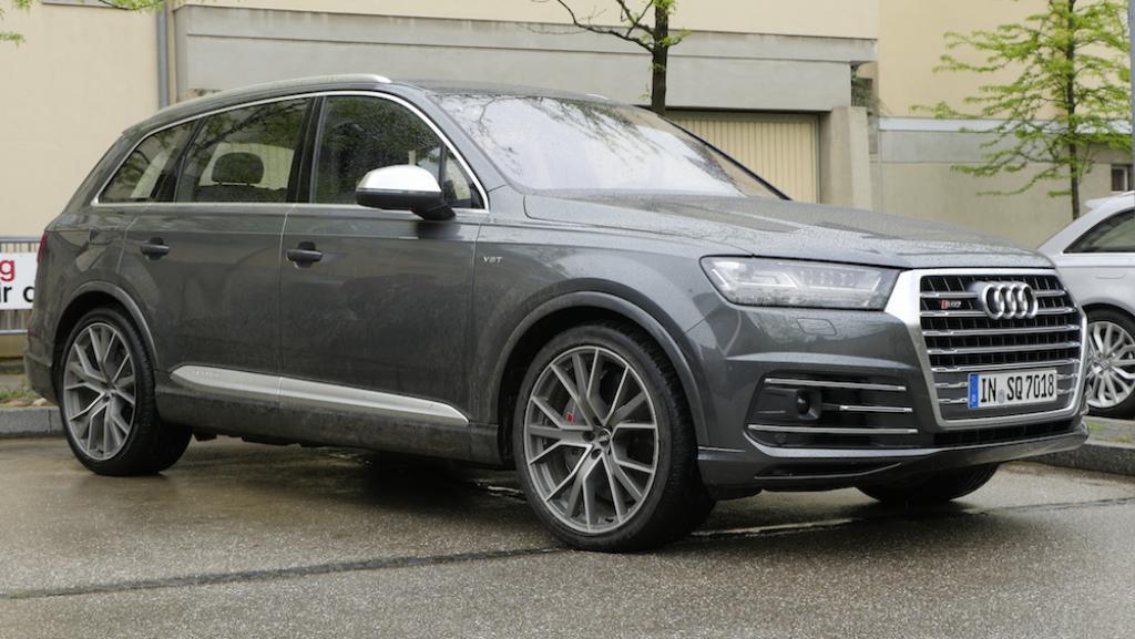 338116AUDISQ70187.jpg