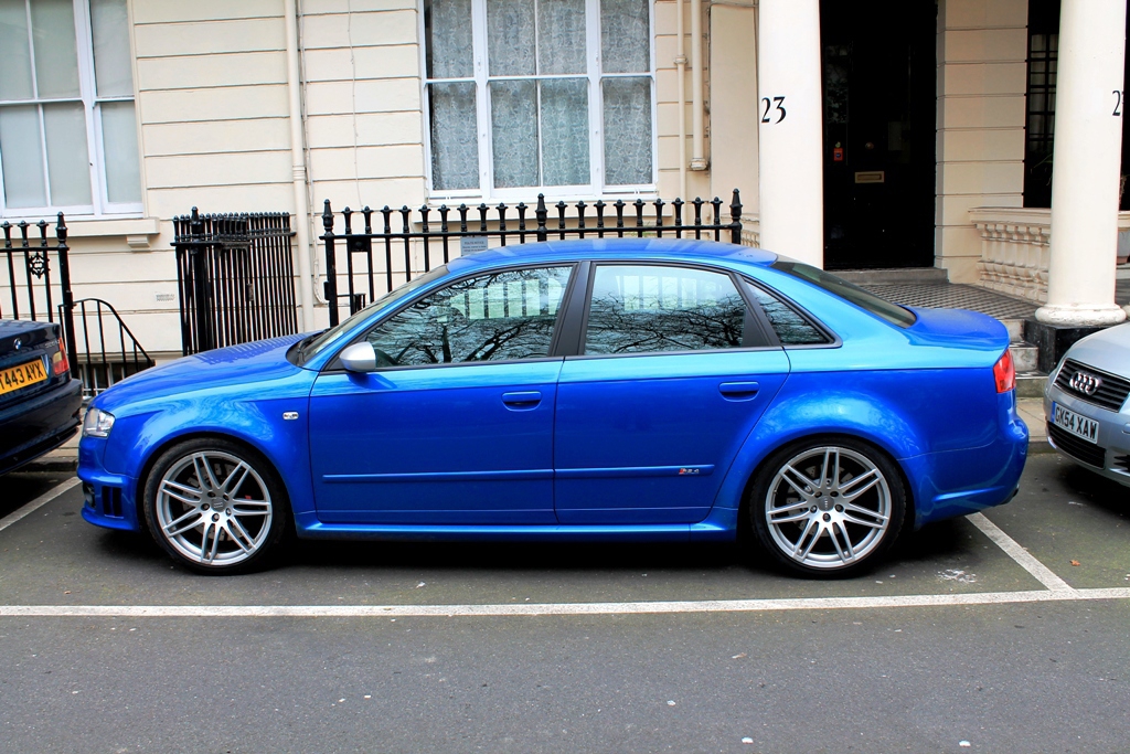 338676AUDIRS4714.jpg