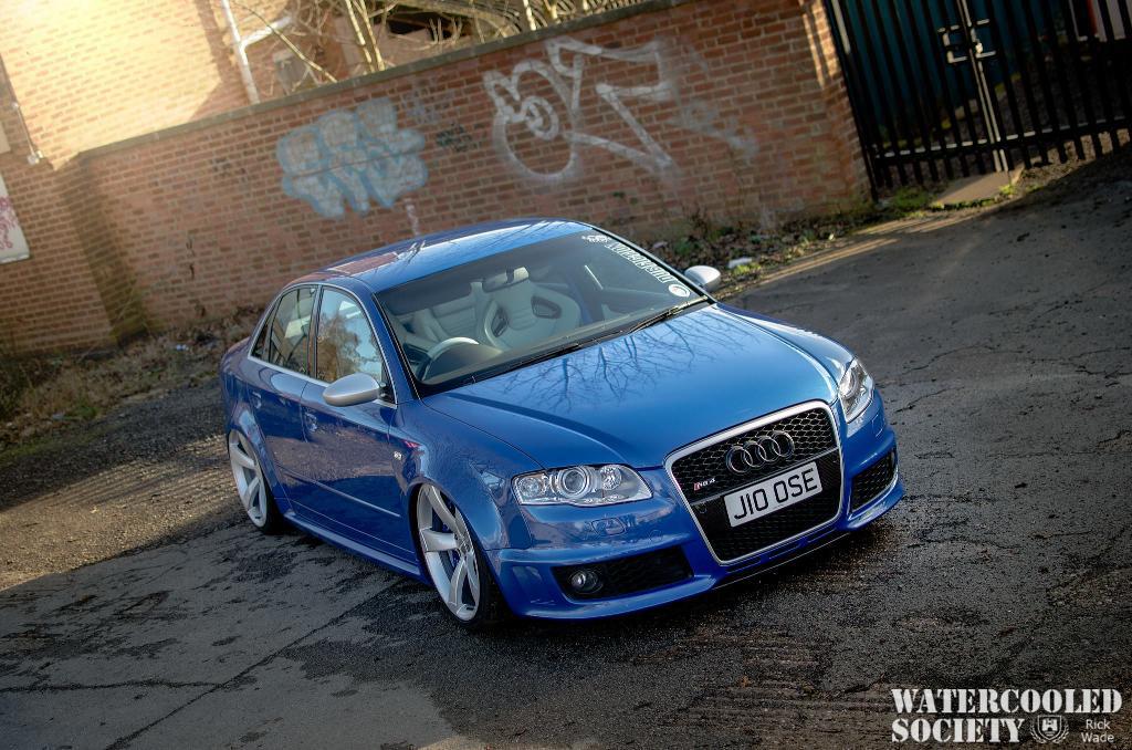 339751AUDIRS42220.jpg