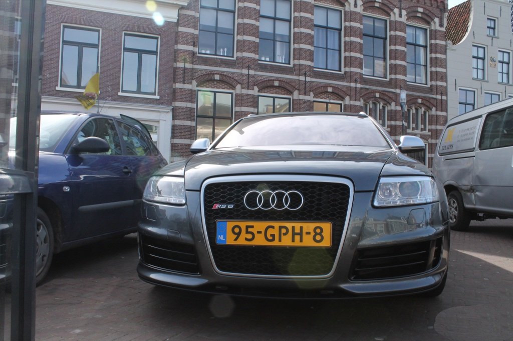 343682RS61068.jpg