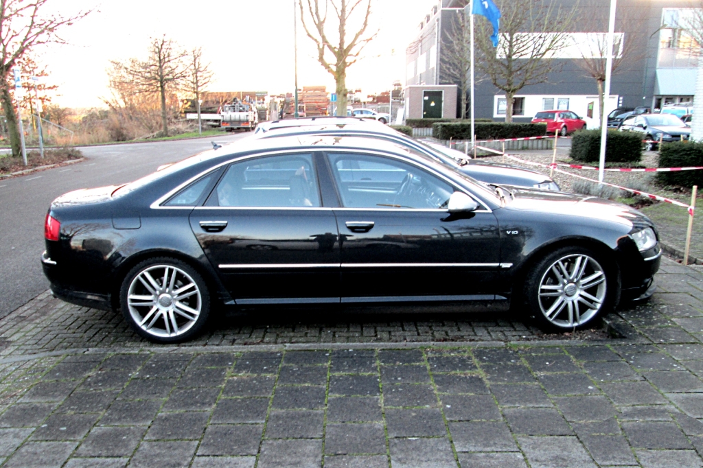 344094816S8D3.jpg