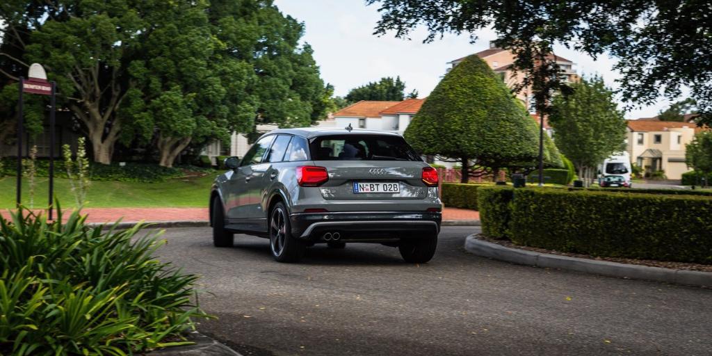 344256AUDIQ20856.jpg