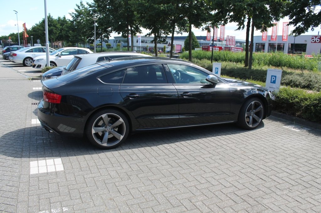 348556335S5SPORTBACK.jpg