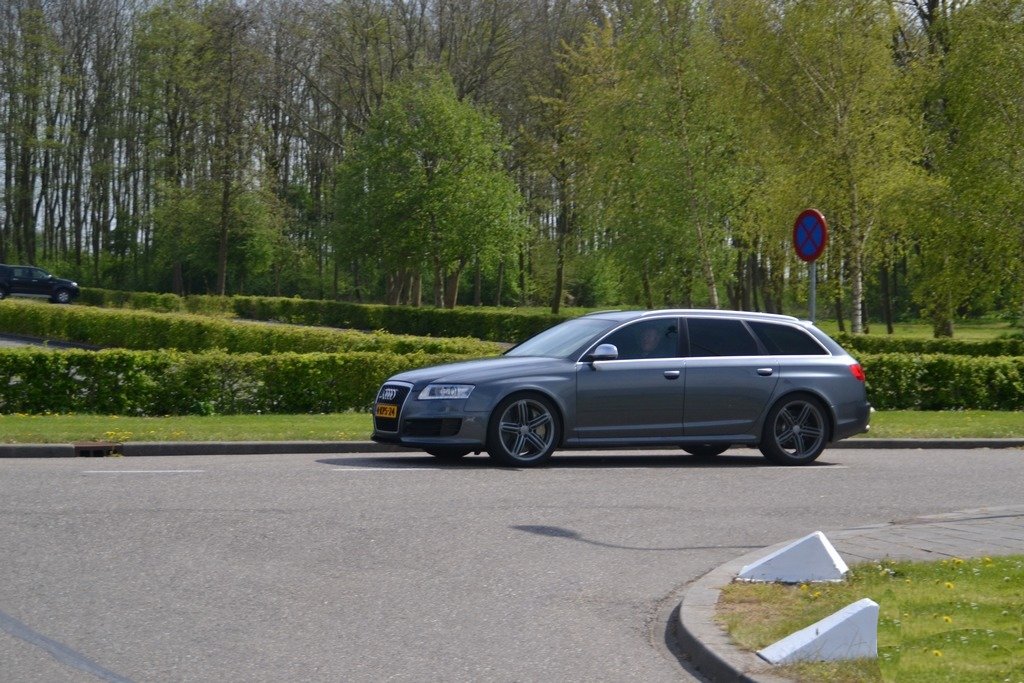 349049RS61118.jpg