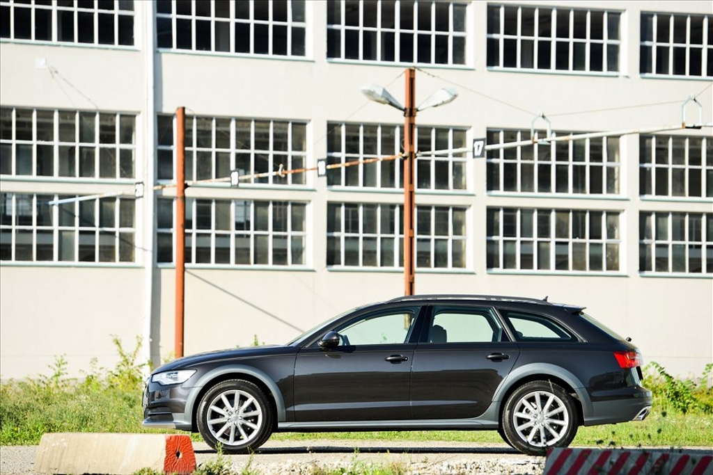349120127AUDIA6C7ALLROAD.jpg