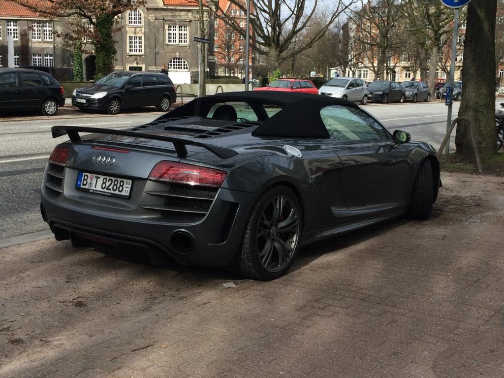 353053R8GT1823.jpg