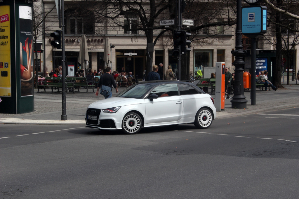 353508A1QUATTRO306.jpg
