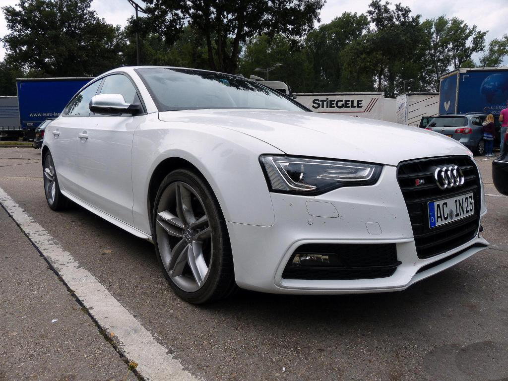 354142050S5SPORTBACK.jpg