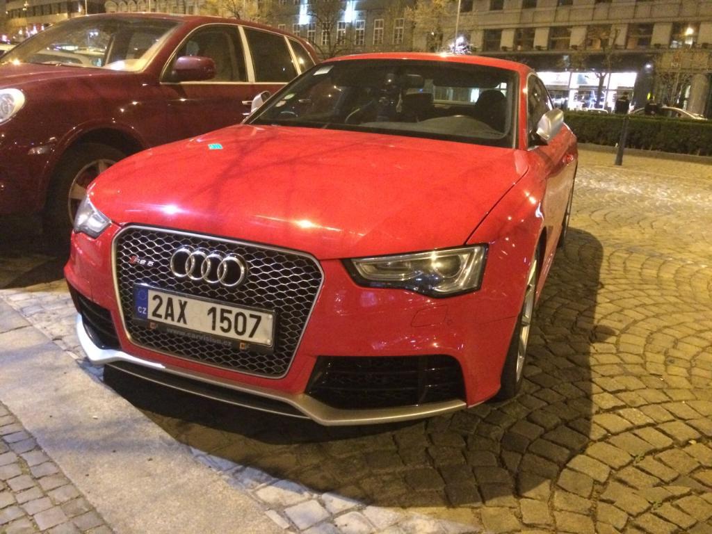 354312AUDIRS53271.jpg