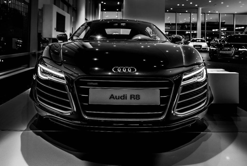 3545941840AUDIR8V10.jpg