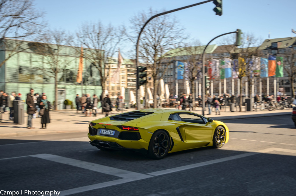355717704LAMBORGHINIAVENTADOR.jpg