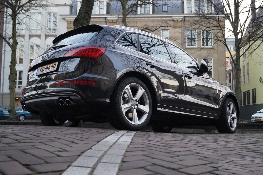 358873AUDISQ5982.jpg