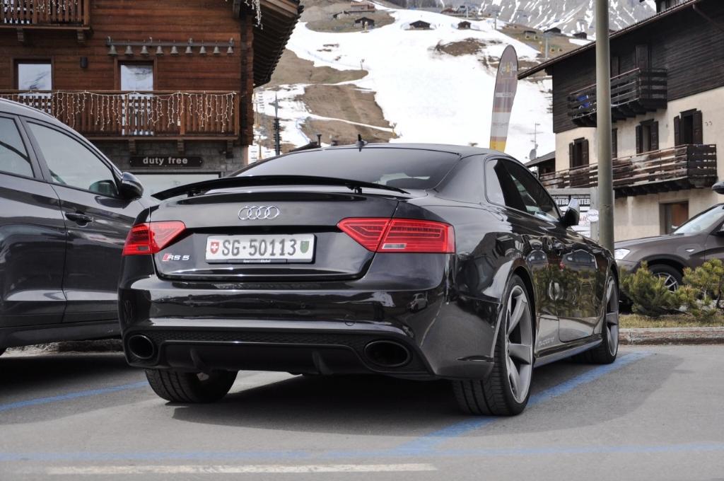 359422AUDIRS53180.jpg