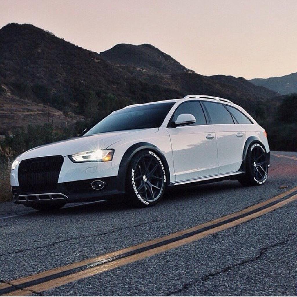 359577984AUDIA4ALLROAD.jpg
