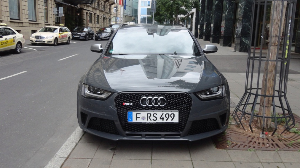 360971RS4B81287.jpg