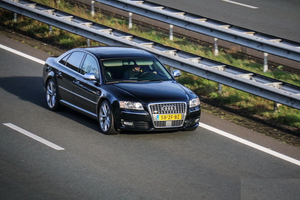 361139audis8d3c9779010120161941413.jpg