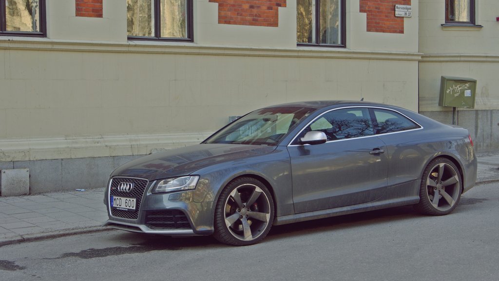 363394AUDIRS5884.jpg