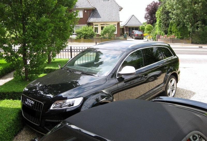 367111007Q7V12ESQUIROU.jpg