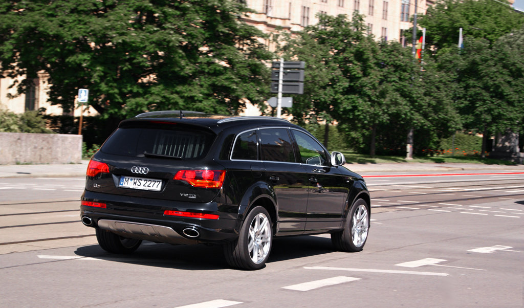 367697657Q7V12.jpg