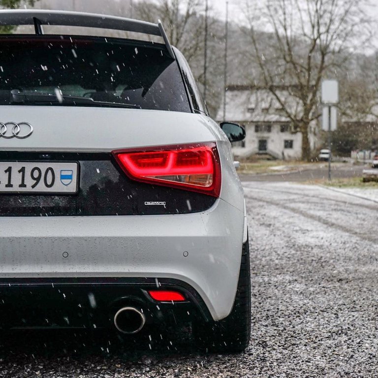 368185A1QUATTRO1009.jpg