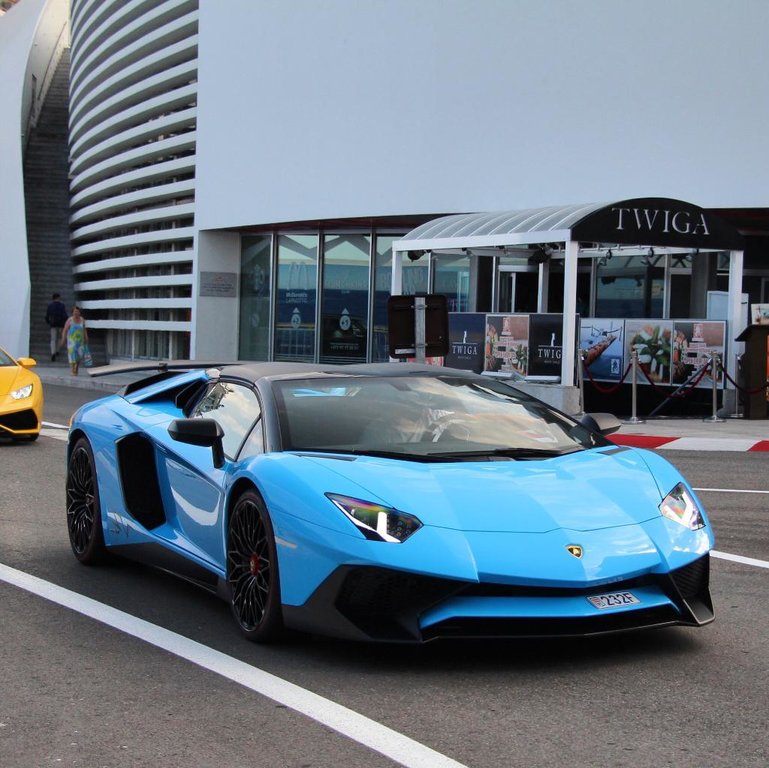 3687404265LAMBORGHINIAVENTADOR.jpg