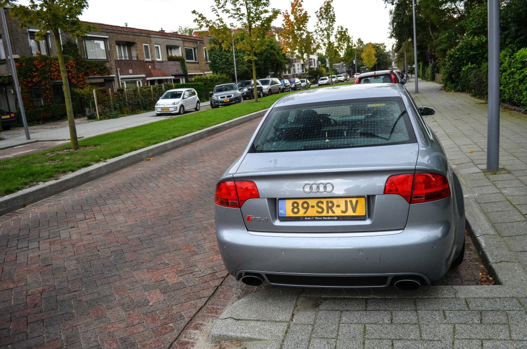 370431AUDIRS4716.jpg