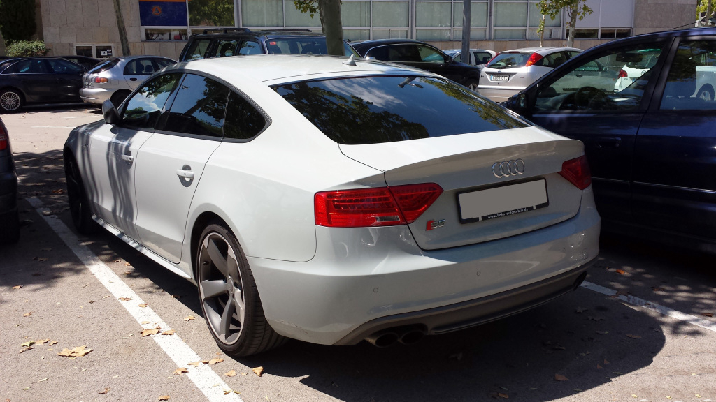370796392S5SPORTBACK.jpg