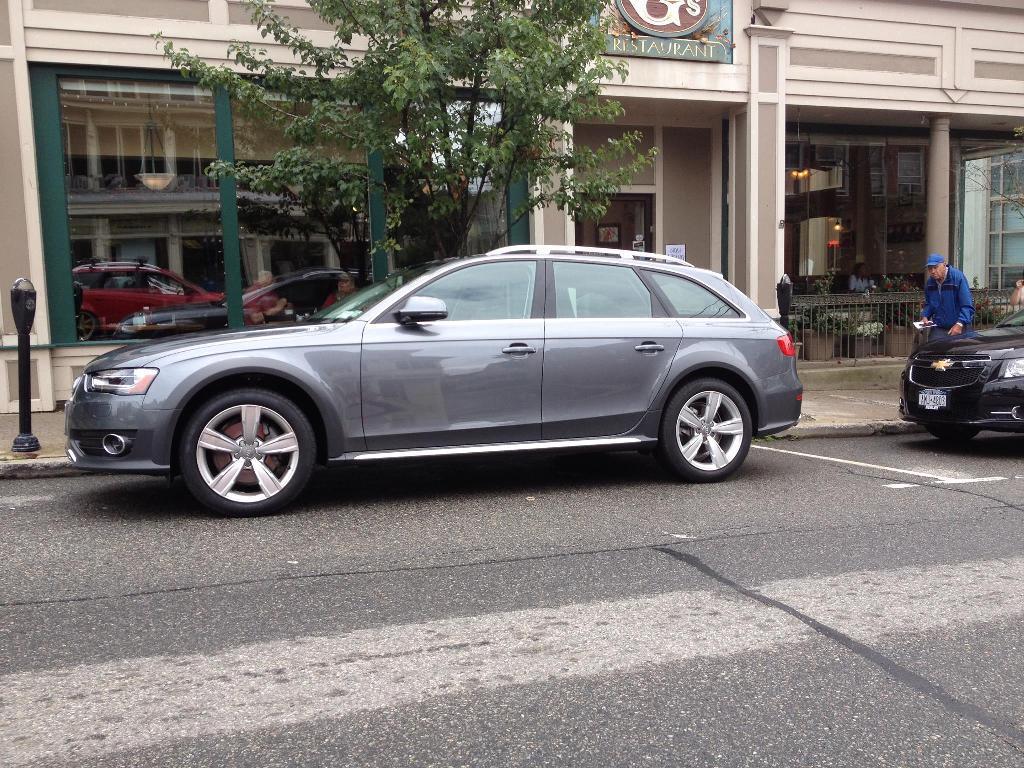 3715131139AUDIA4ALLROAD.jpg
