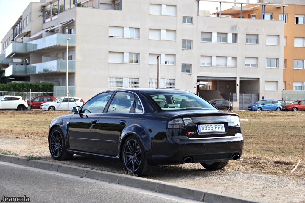 371792AUDIRS4990.jpg