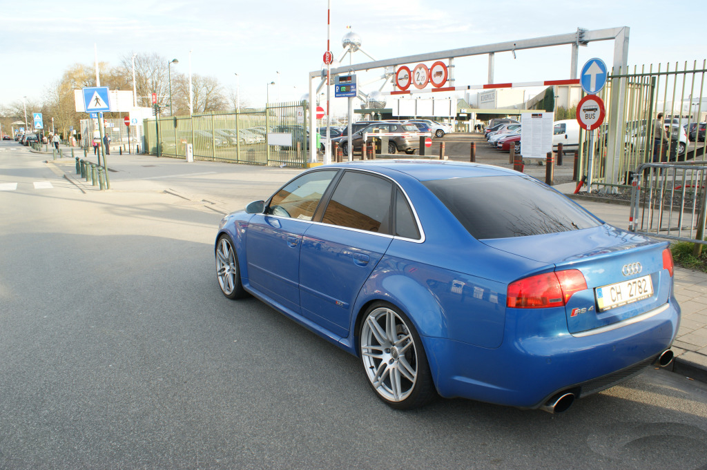 374028AUDIRS41825.jpg