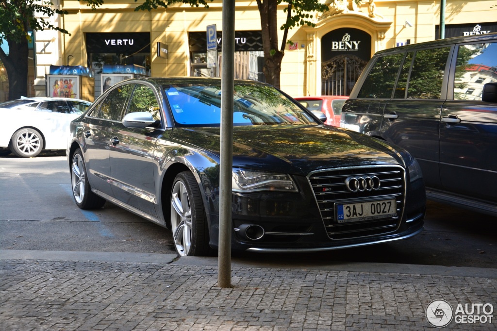 374773audis8d4c8077140920141725273.jpg