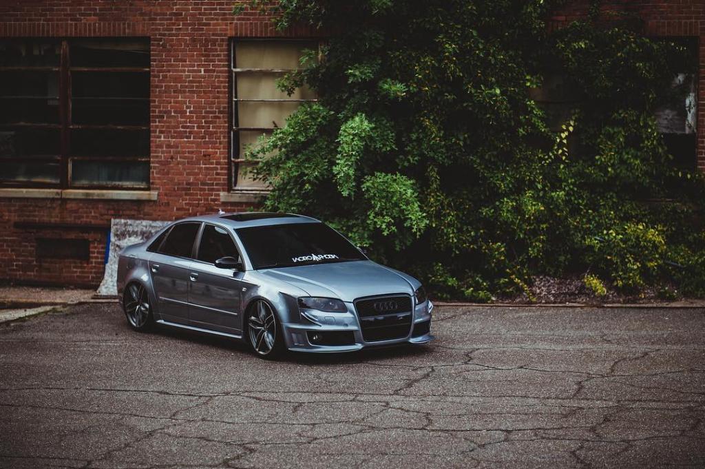 375139AUDIRS42812.jpg