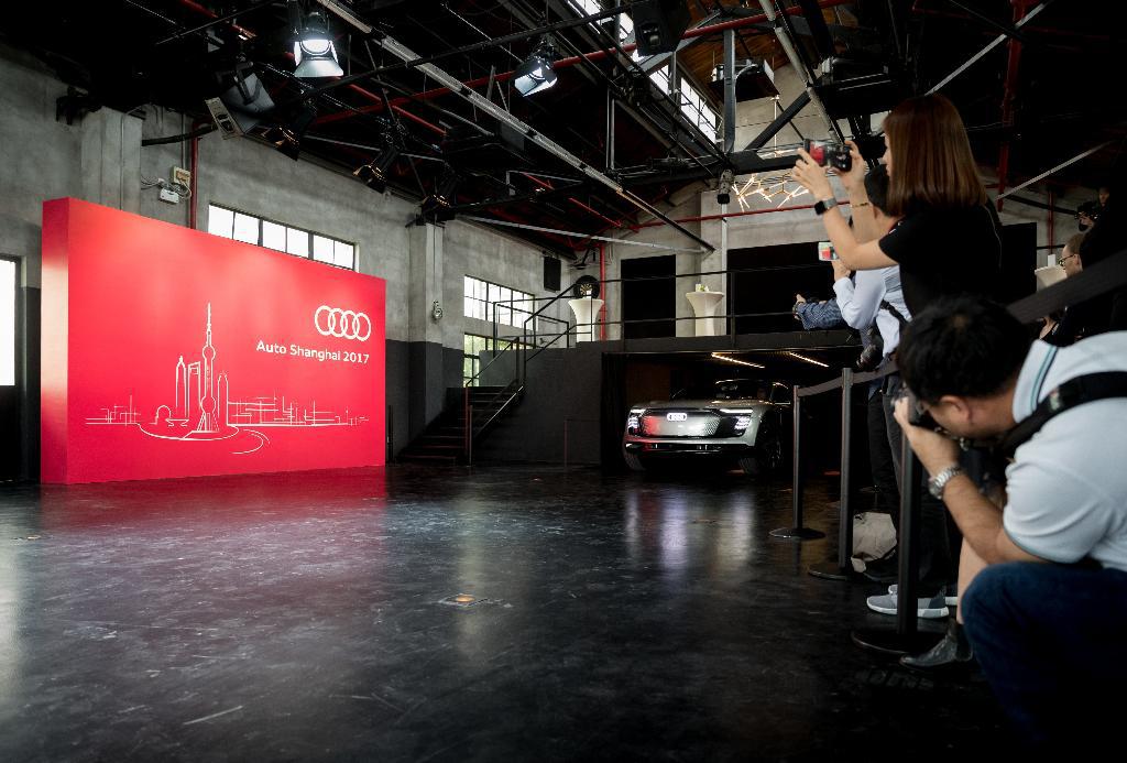 3777510328CONCETPETRONSPORTBACKCONCEPT.j