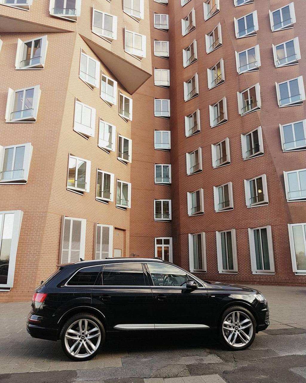 377985Q7MK21322.jpg