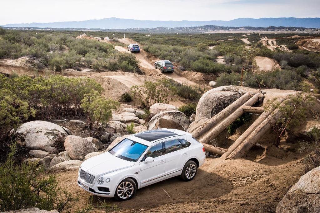 379315BENTAYGA0121.jpg