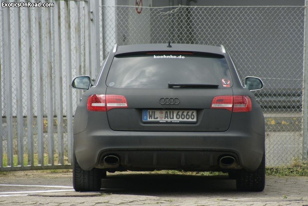 379368RS62245.jpg