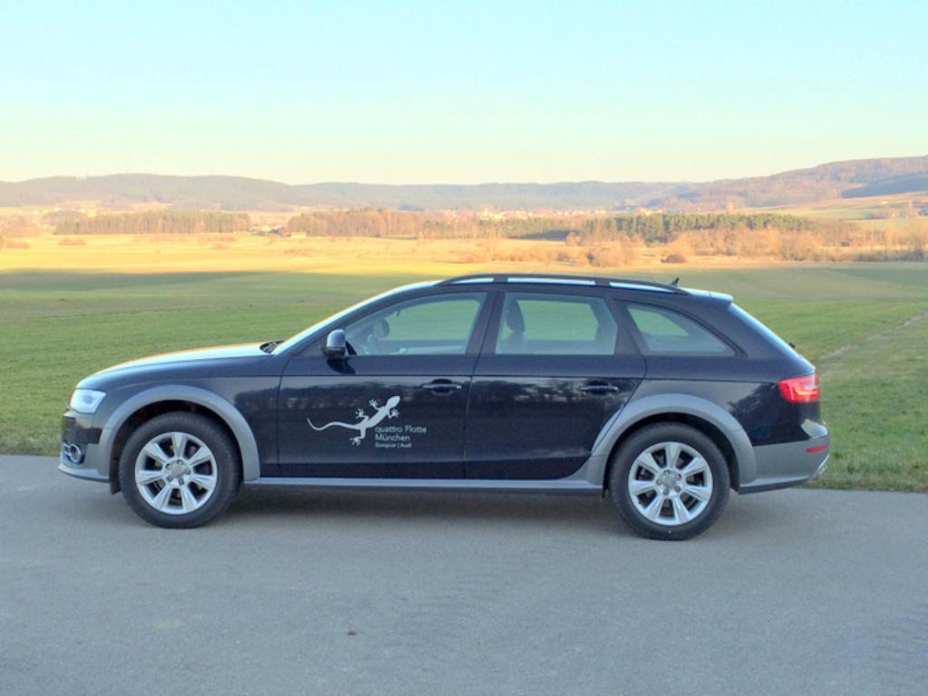 379377973AUDIA4ALLROAD.jpg