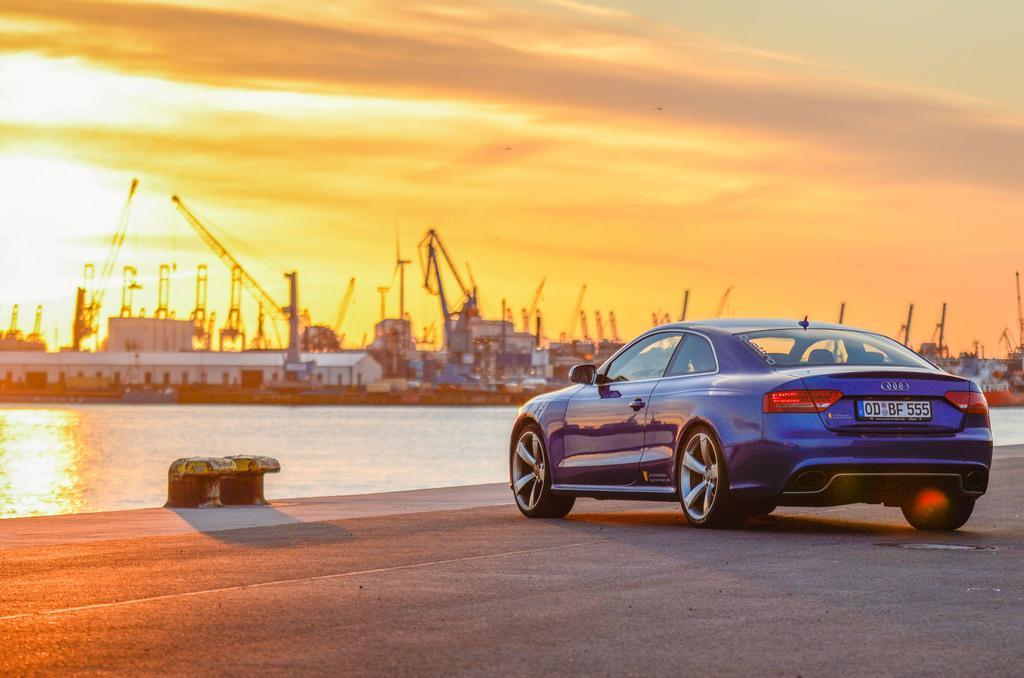 381111AUDIRS53147.jpg