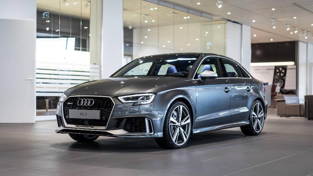 382641RS38V3020.jpg