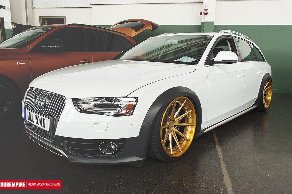 382667915AUDIA4ALLROAD.jpg