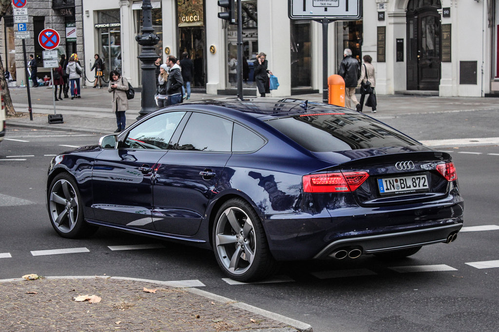 382868160S5SPORTBACK.jpg