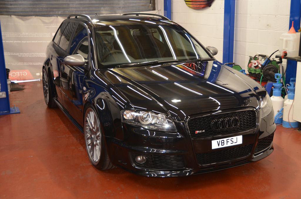 384618AUDIRS42673.jpg