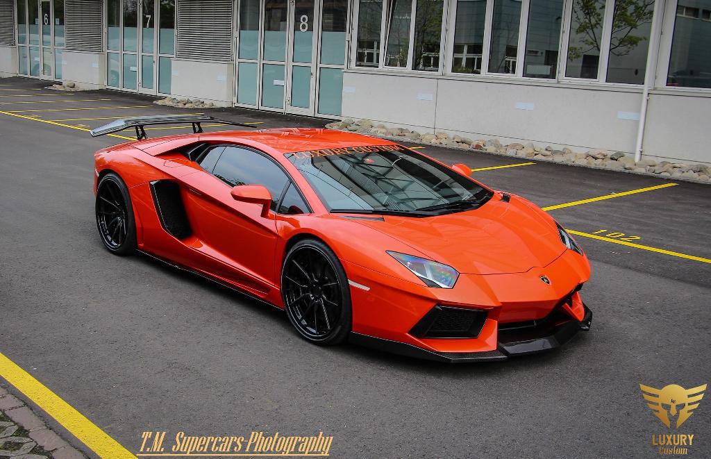 384825990LAMBORGHINIAVENTADOR.jpg