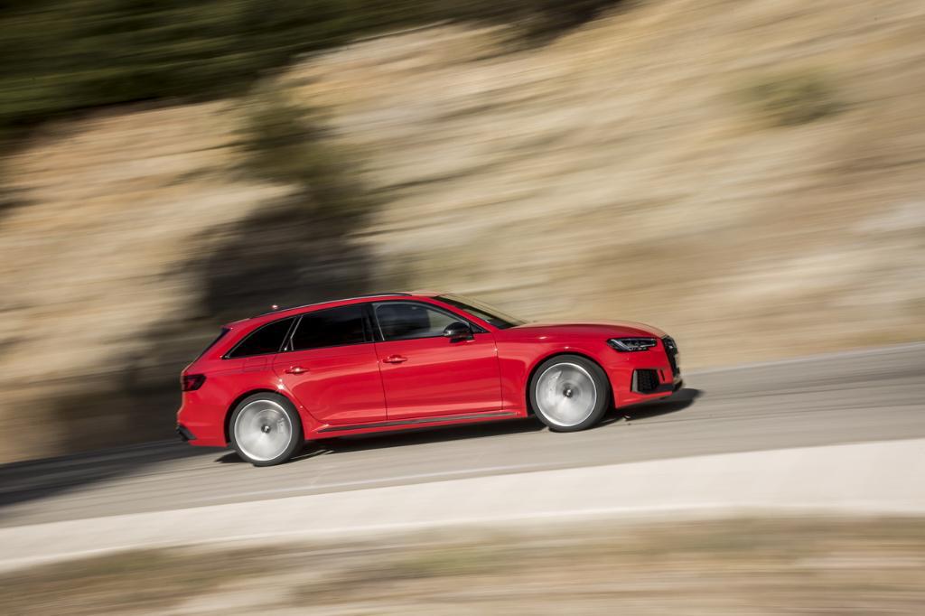 384996AUDIRS4B90143.jpg