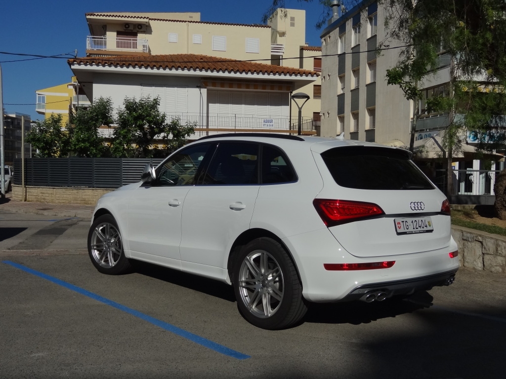 385311AUDISQ5608.jpg
